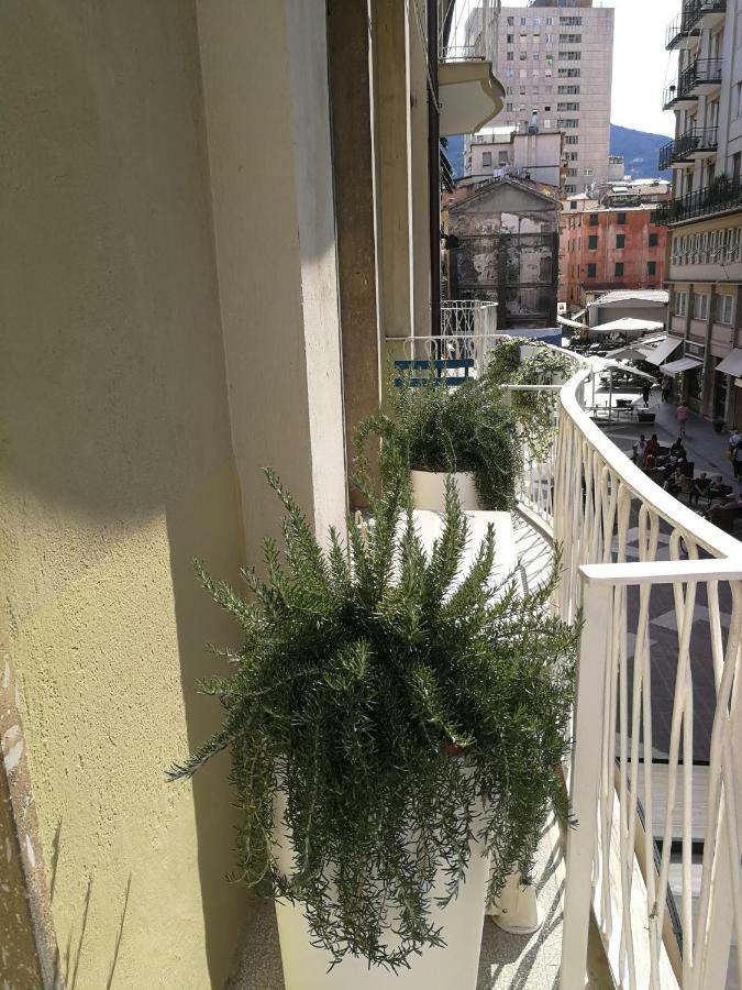 Galleria 38 La Spezia Bagian luar foto