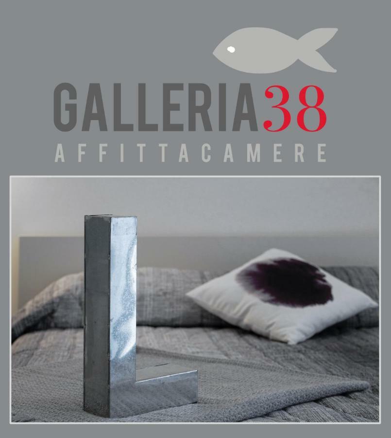 Galleria 38 La Spezia Bagian luar foto